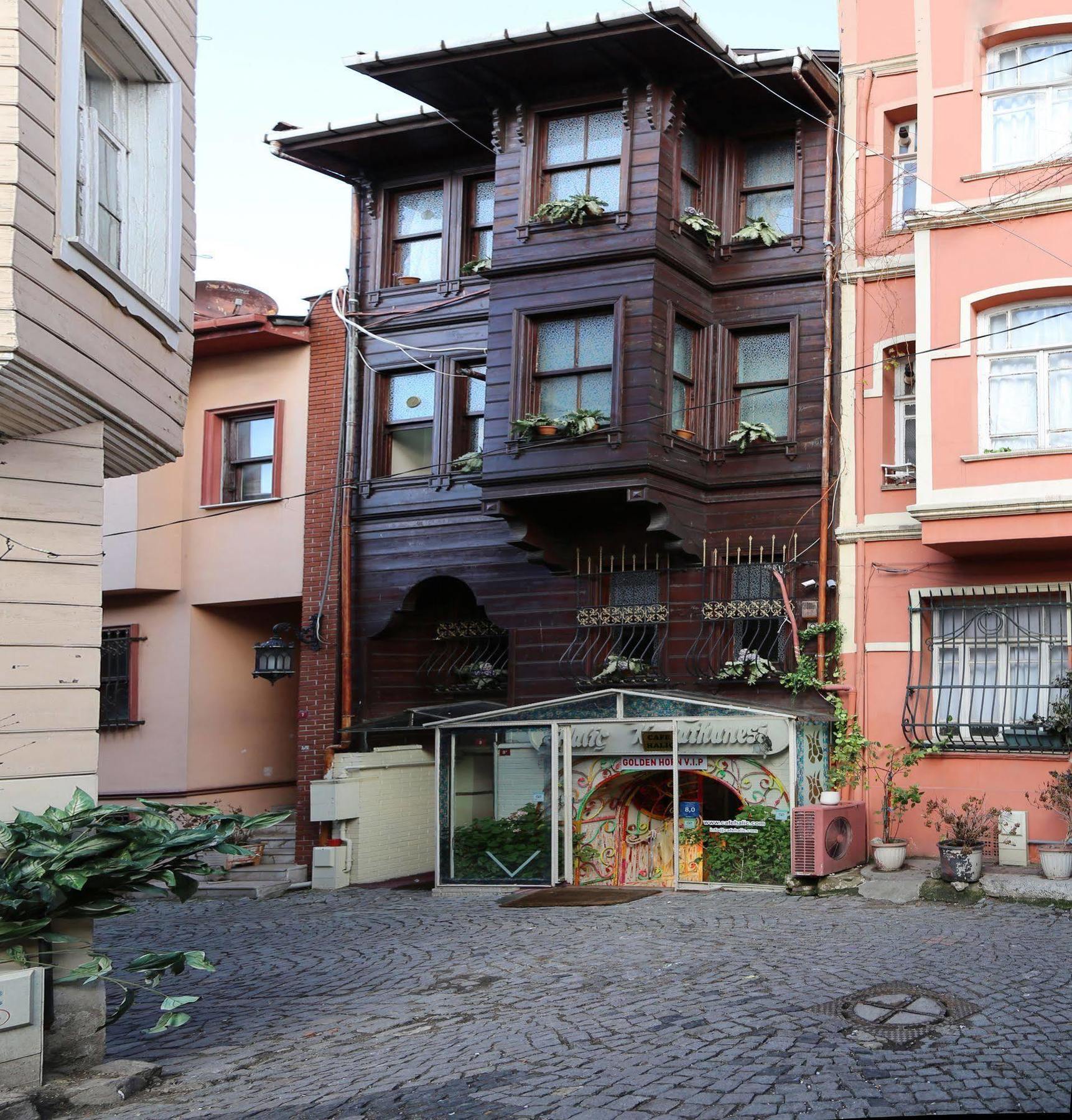 Cafe Halic & Guesthouse Istanbul Exterior photo